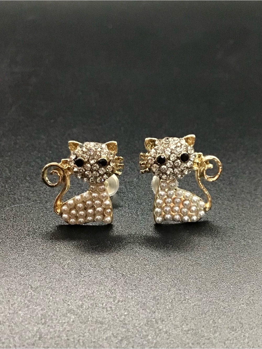 Faux Pearl Cat Stud Earrings